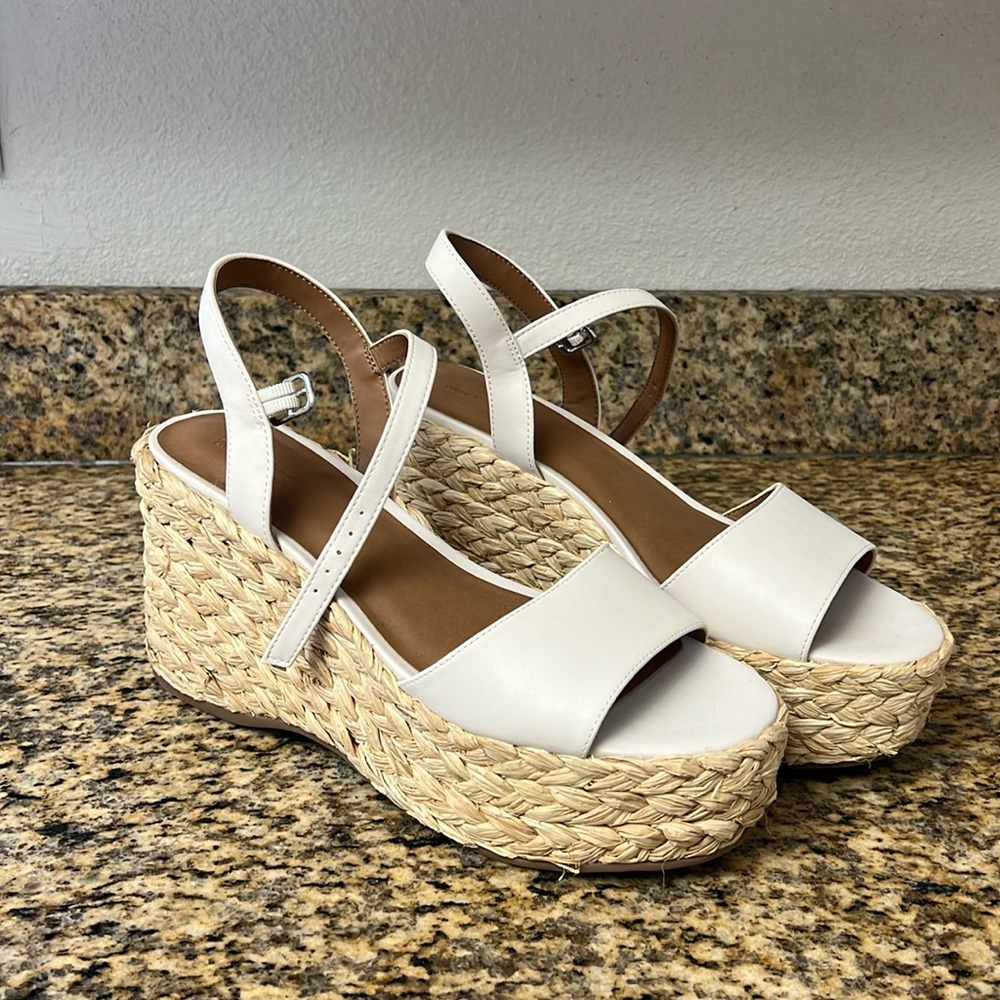 White wedges